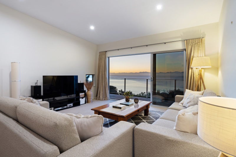 8 Mana Heights, Marybank, Nelson - Carousel 2