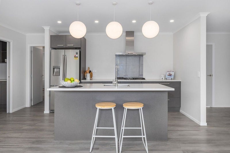 22 Queen Charlotte Drive, Aotea, Porirua - Carousel 2