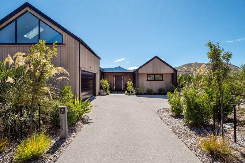 7 Torridon Court, Kawarau Falls, Queenstown - Carousel 1
