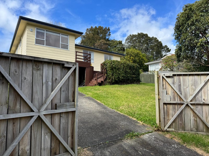 58 Alexander Avenue, Torbay, Auckland - Carousel 1