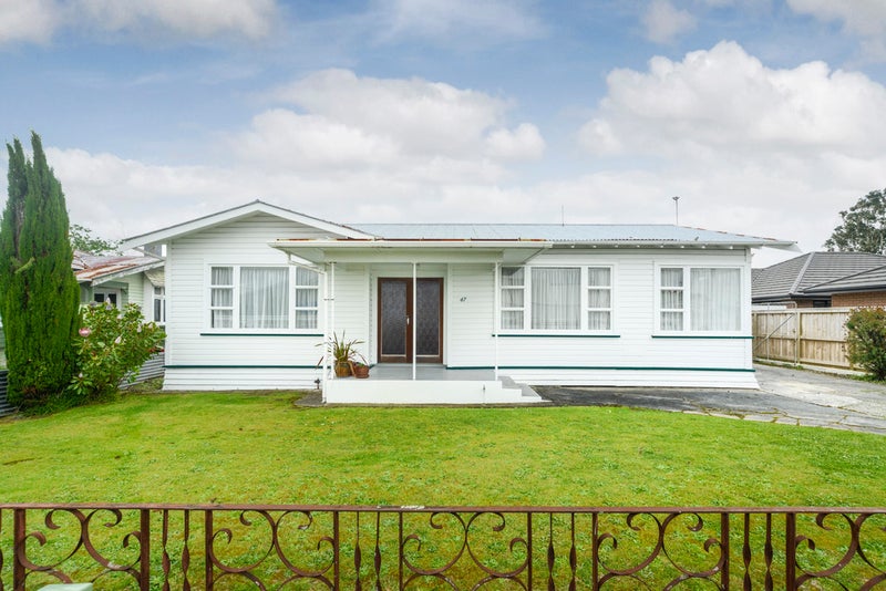 47 Cuba Street, Takaro, Palmerston North - Carousel 1