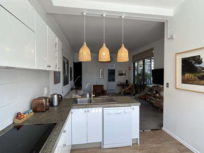 5/5 Tory Street, Te Aro, Wellington - Carousel 21