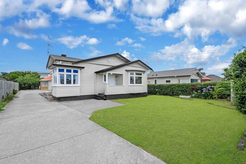 15A Somerset Road, Mount Roskill, Auckland - Carousel 1