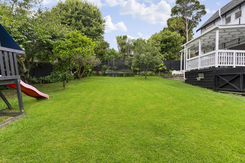 2/16 Sandiacre Way, Browns Bay, Auckland - Carousel 2