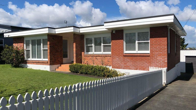 131 West Tamaki Road, Glen Innes, Auckland - Carousel 1