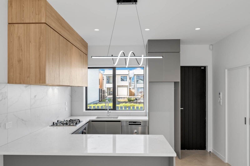 16 Tūkauri Place, Papakura - Carousel 1