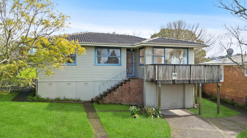8 Normanton Street, Glenfield, Auckland - Carousel 2