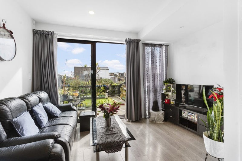 47 Te Aparangi Road, Papakura, Papakura - Carousel 1