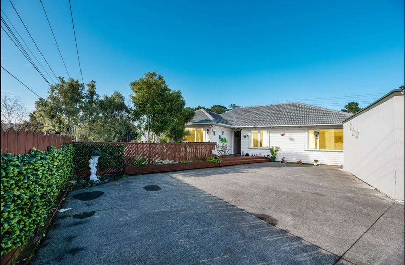 58 Seymour Road, Sunnyvale, Auckland - Carousel 1