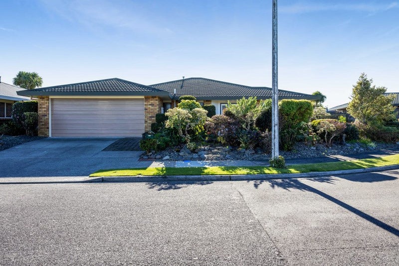 1/2 Waiwera Place, Merrilands, New Plymouth - Carousel 1