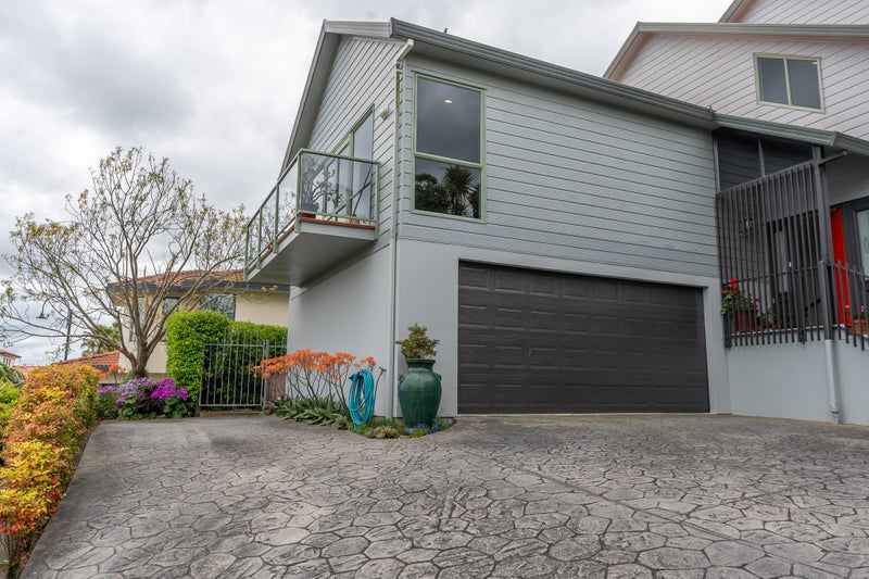 8 Tironui Terrace, Western Heights, Hamilton - Carousel 21