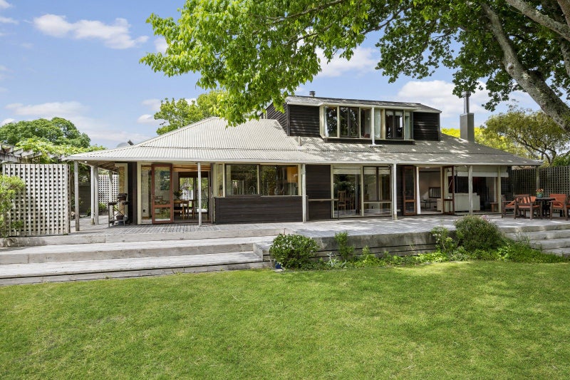 425 Fergusson Drive, Heretaunga, Upper Hutt - Carousel 1