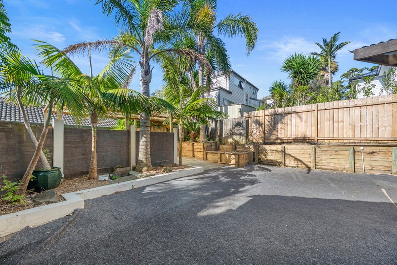 2/13 Stoneleigh Court, Sunnynook, Auckland - Carousel 18