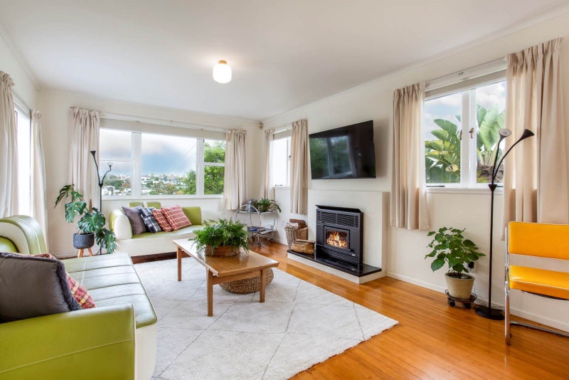 37 Mary Dreaver Street, New Windsor, Auckland - Carousel 2