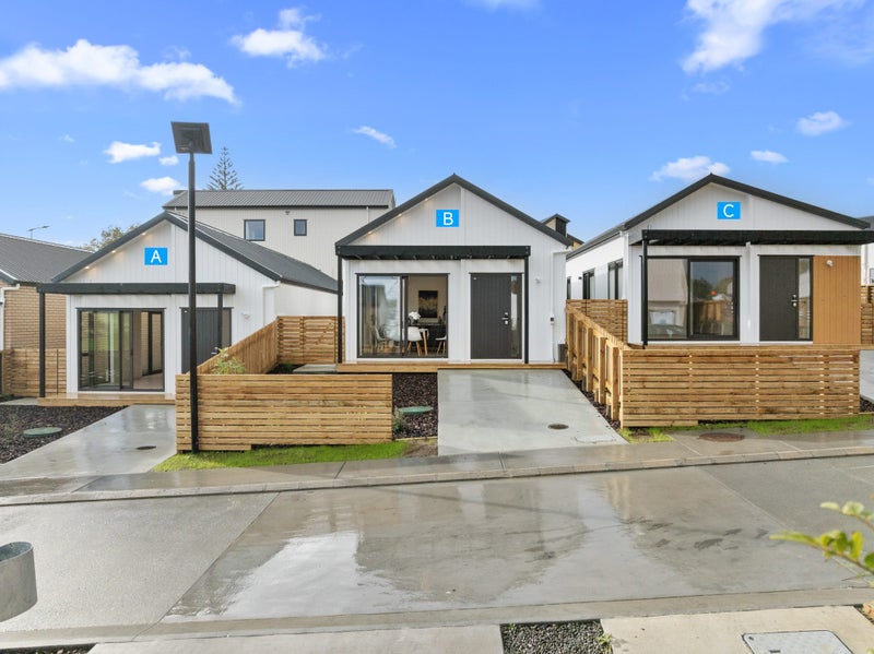 7B Kotiu Place, Massey, Auckland - Carousel 2