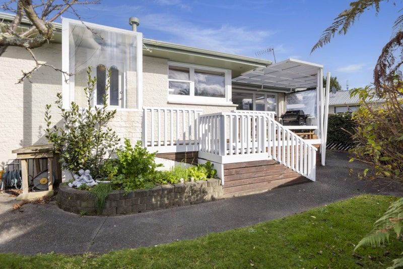 261 Ngatai Road, Otumoetai, Tauranga - Carousel 1