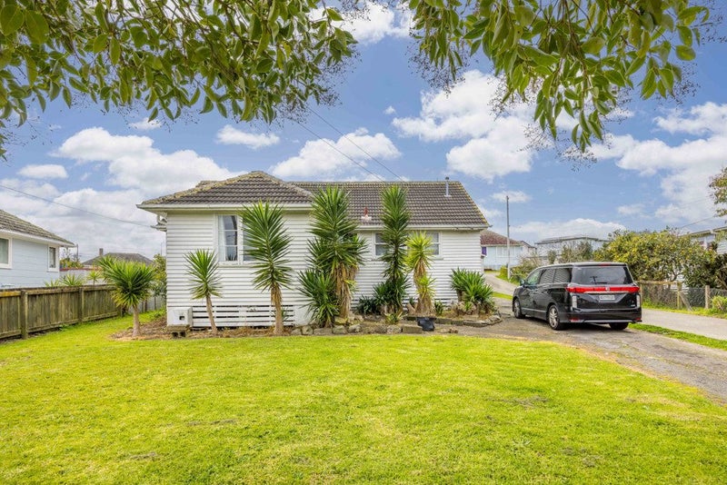 31 Firth Crescent, Otara, Auckland - Carousel 2