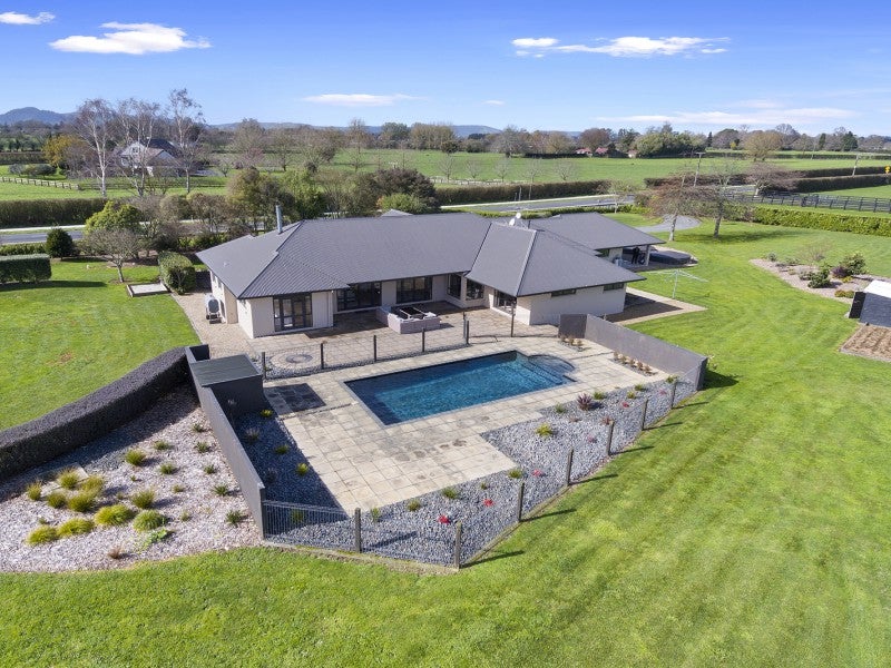 100 Hooker Road, Tamahere - Carousel 1
