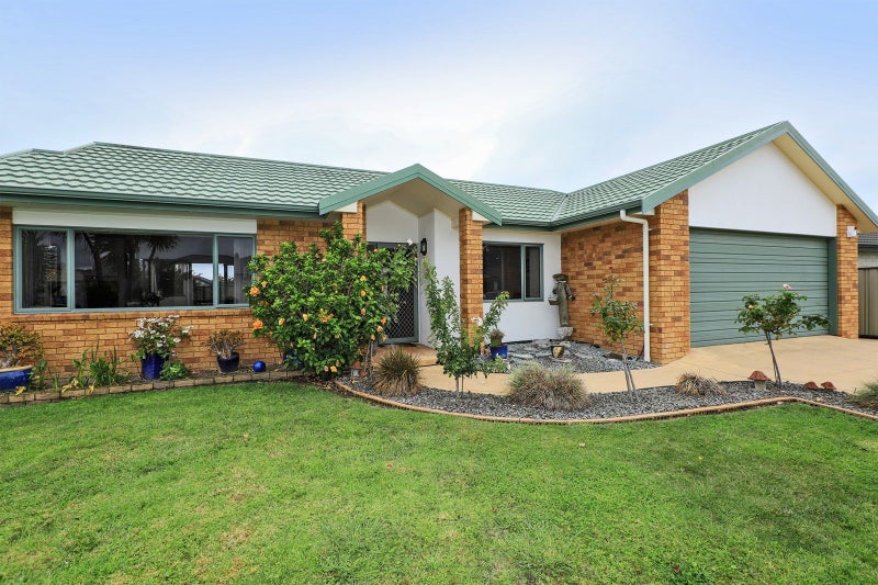 9 Flemington Place, Taradale, Napier - Carousel 1