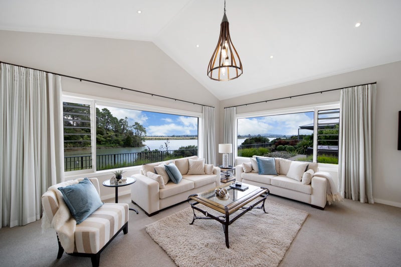 4 Lees Cove, Karaka, Papakura - Carousel 1