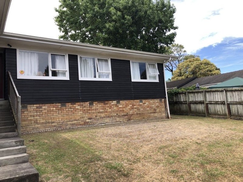 12 Commodore Drive, Lynfield, Auckland - Carousel 16