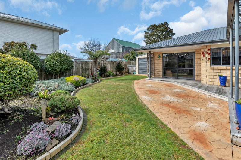 32 Bermuda Place, One Tree Point - Carousel 2