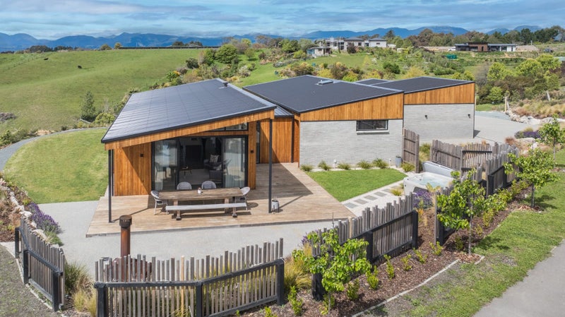 136 Redvale Road, Redwood Valley, Richmond - Carousel 2