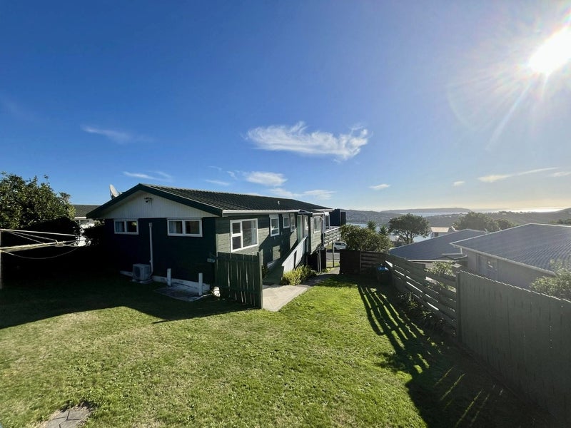 137 Conclusion Street, Ascot Park, Porirua - Carousel 1