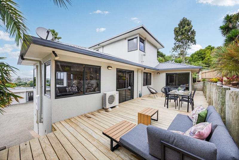 1/70B Carlisle Road, Browns Bay, Auckland - Carousel 2