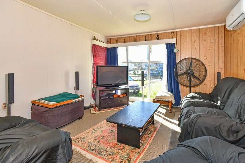 11 Doughty Place, Otara, Auckland - Carousel 2