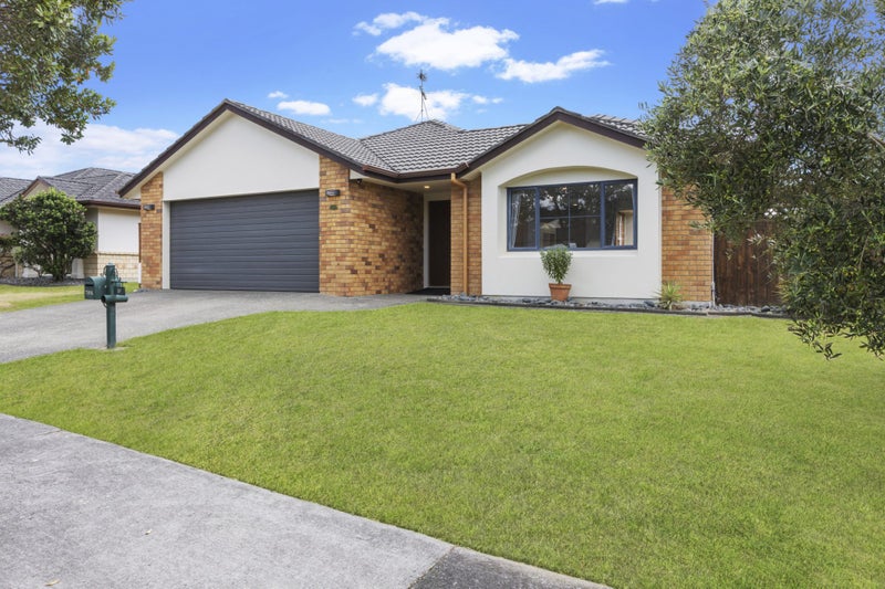 37 Croftview Road, Wattle Downs, Auckland - Carousel 1