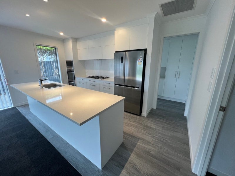 12 Boocock Crescent, Orewa, Orewa - Carousel 2