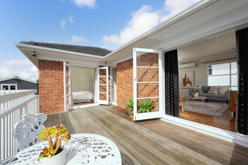 13 Kokiri Street, Te Atatu South, Auckland - Carousel 2