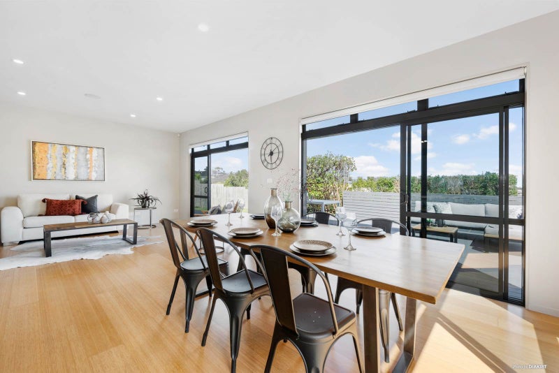 34 Columbia Crescent, Beachlands, Auckland - Carousel 2