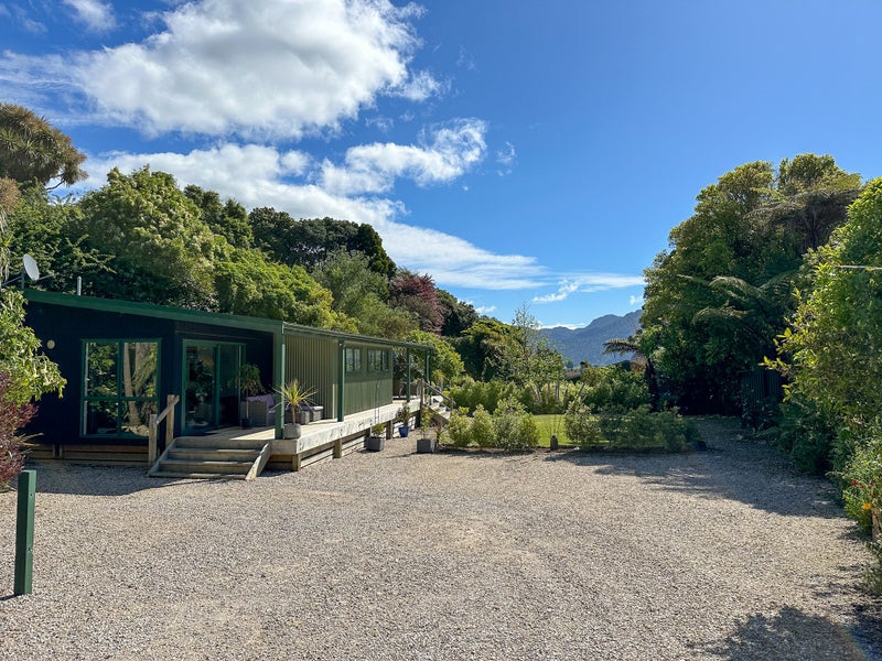 14 Gibbs Road, Collingwood - Carousel 25