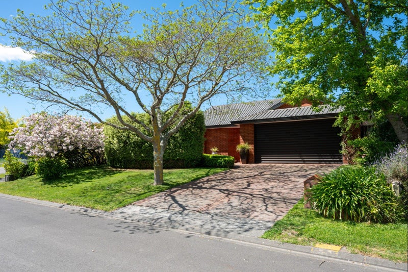 7 Penlington Place, Havelock North - Carousel 1