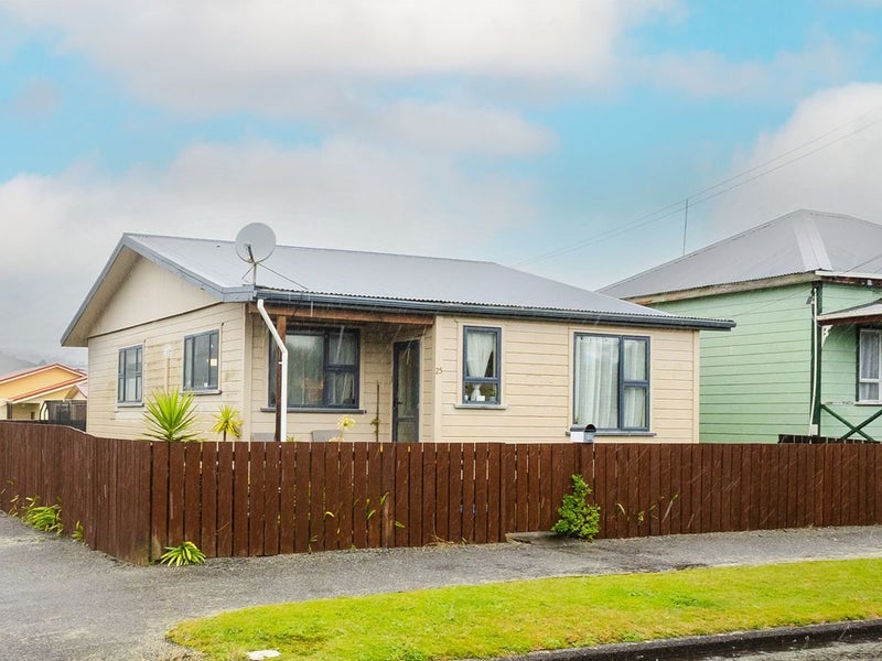 25 Blake Street, Blaketown, Greymouth - Carousel 1