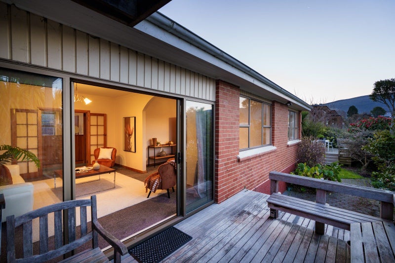 45 Brownville Crescent, Maori Hill, Dunedin - Carousel 1