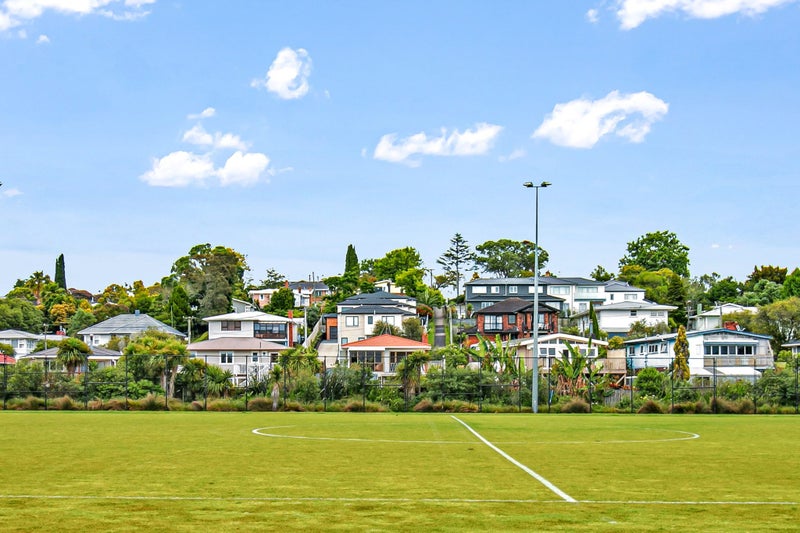 23 Whittle Place, New Windsor, Auckland - Carousel 1