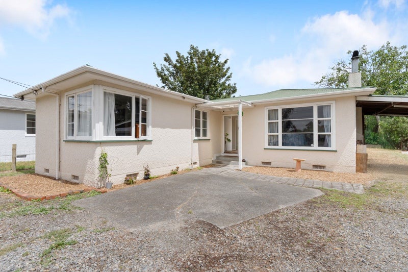 75 Victoria Street, Carterton - Carousel 1