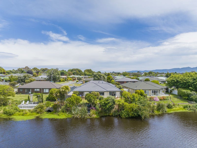 61B Guildford Drive, Paraparaumu, Paraparaumu - Carousel 1