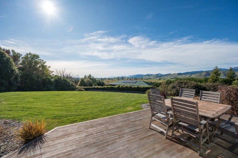 23 Kilkenny Place, Wakefield - Carousel 1