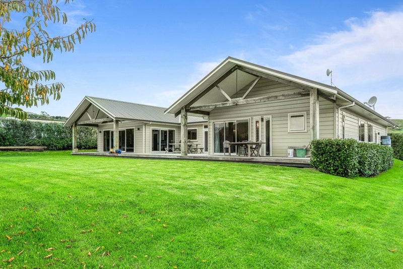 34 Scarlys Way, Okitu, Gisborne - Carousel 2