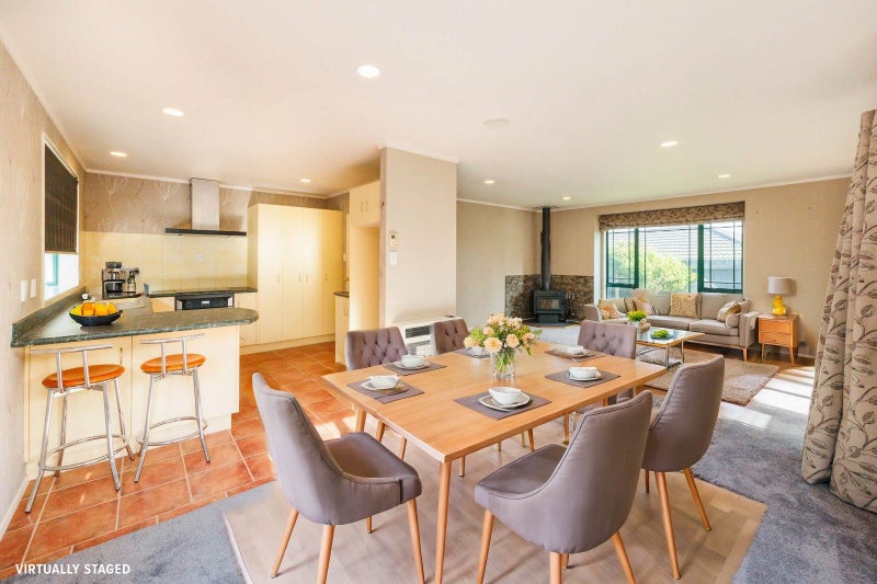 19 Logan Way, Kelvin Grove, Palmerston North - Carousel 2