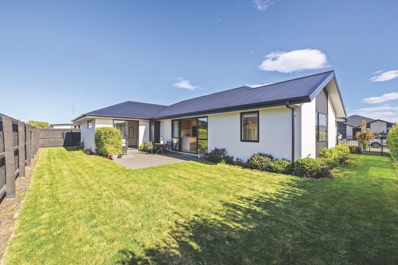 63 Blunden Road, Lincoln, Lincoln - Carousel 2