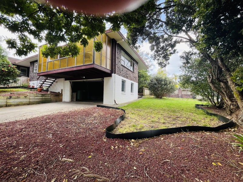 1/1 Bramley Drive, Farm Cove, Auckland - Carousel 1