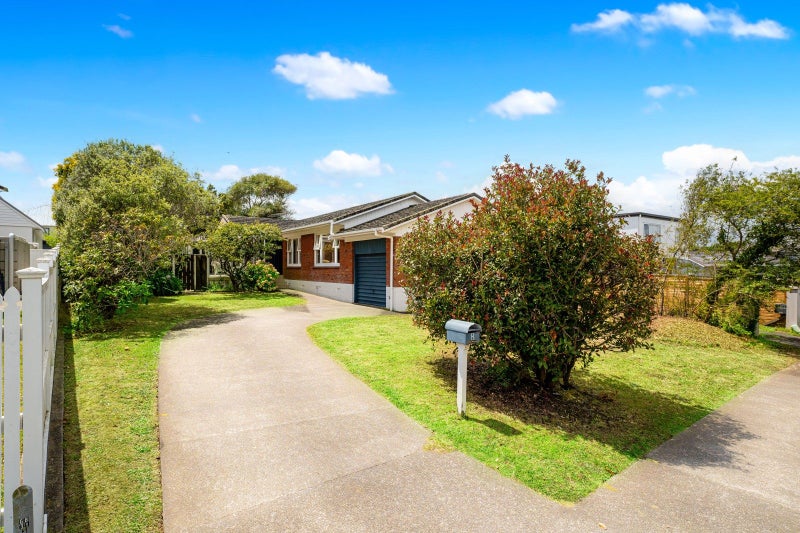 8 Sorrel Crescent, Bucklands Beach, Auckland - Carousel 1