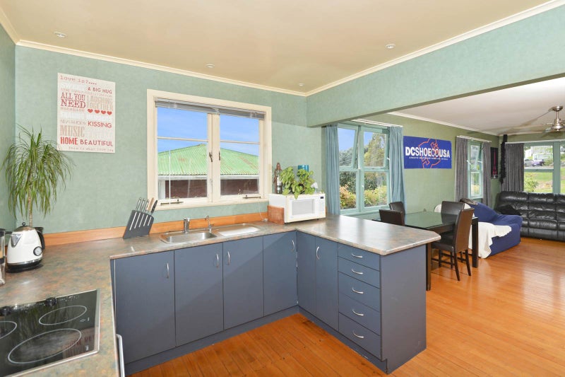 8 Hilltop Avenue, Morningside, Whangarei - Carousel 2