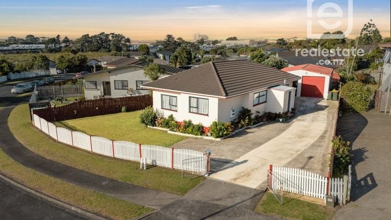 17 Kopara Place, Clendon Park, Auckland - Carousel 1