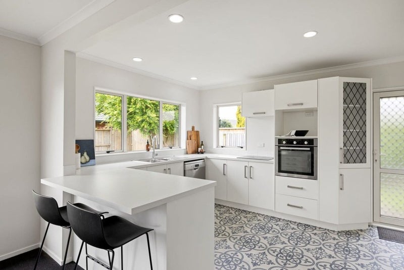 2 Maahutaupeke Place, St Andrews, Hamilton - Carousel 2